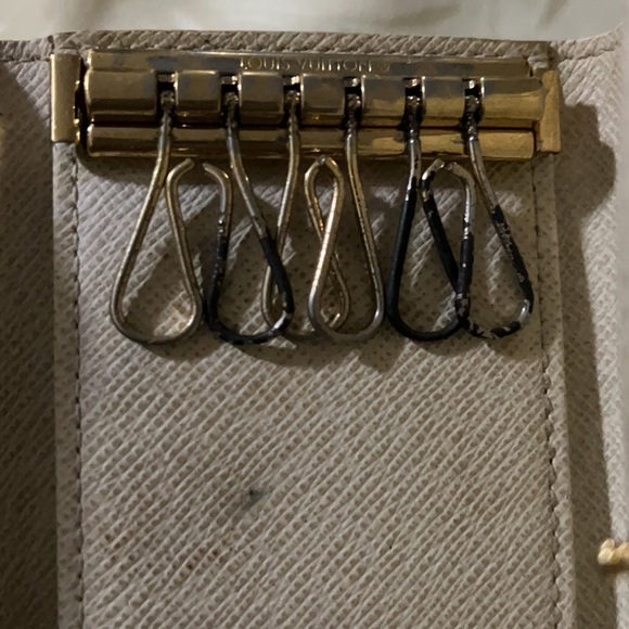 Louis Vuitton Damier Azur 6 Key Holder - Picture 9 of 16